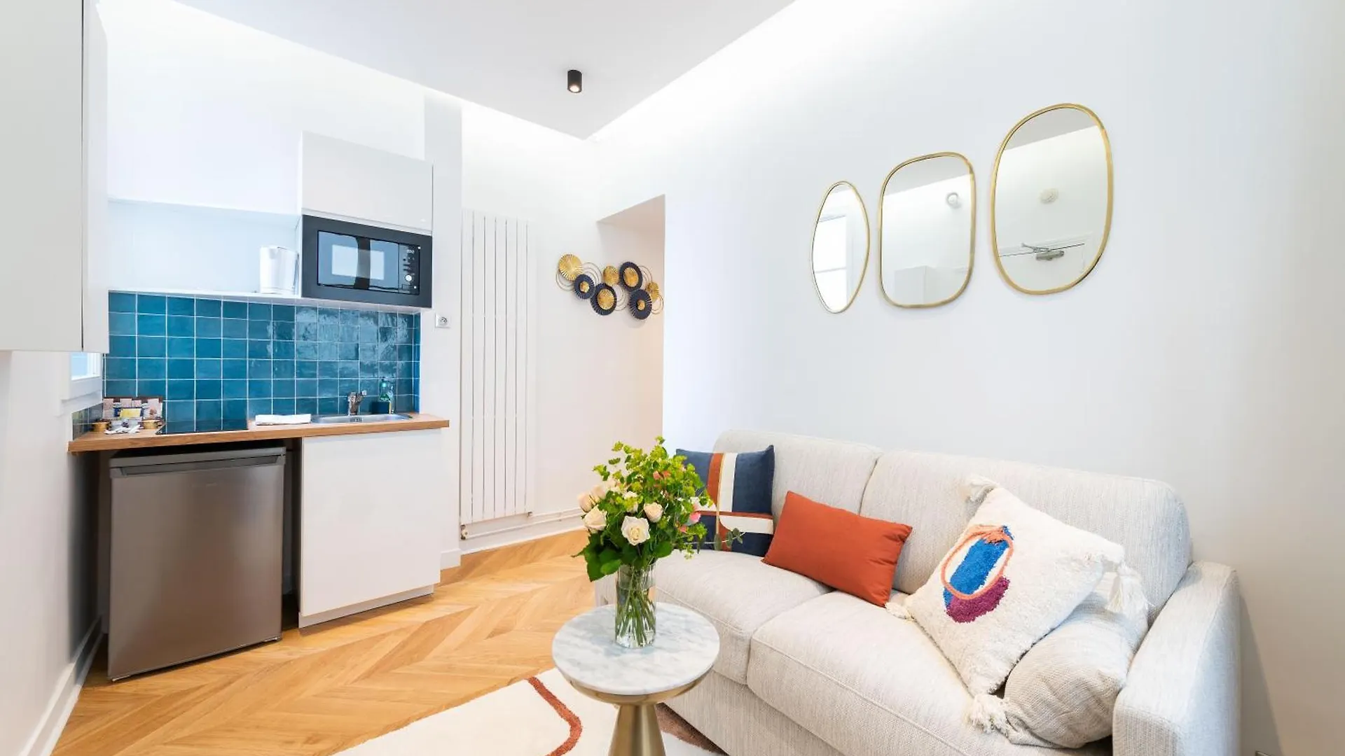 HotelHome Paris 16