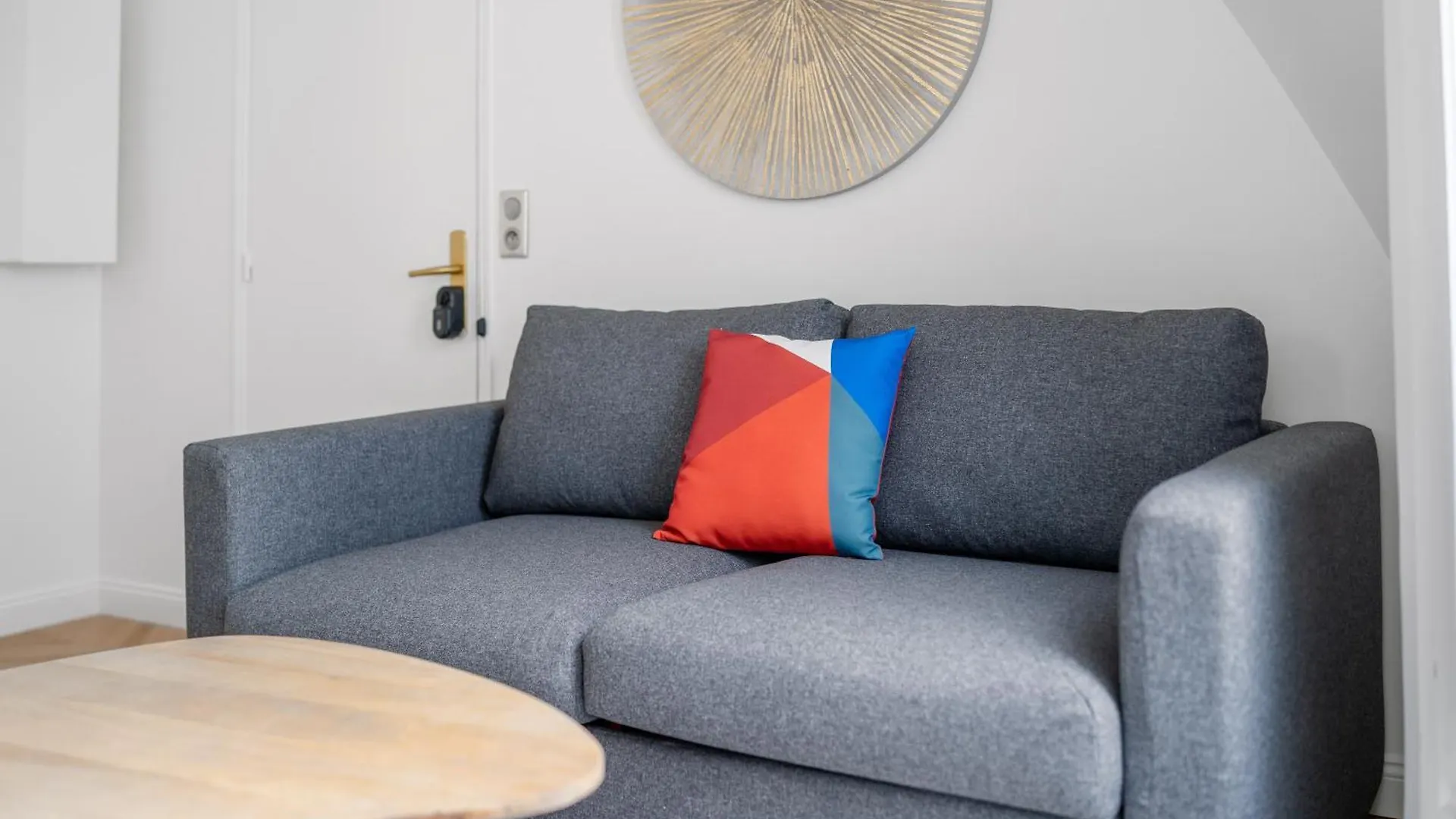 HotelHome Paris 16 3*,