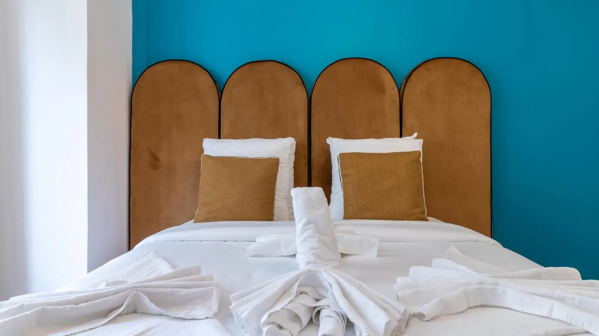 Hotelhome Paris 16 3*,
